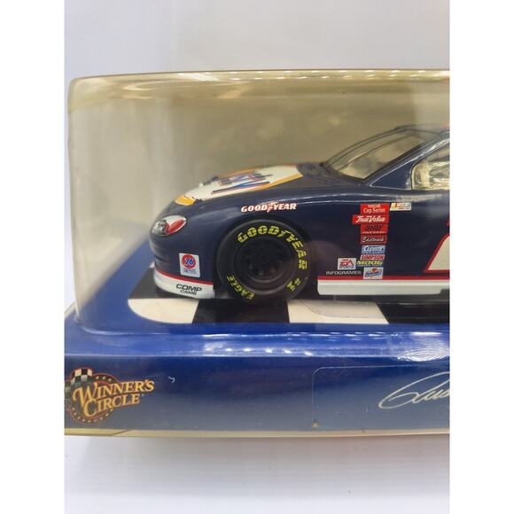Winners Circle Rusty Wallace #2 NASCAR 1:24 Scale Die Cast Car New - Picture 3 of 8